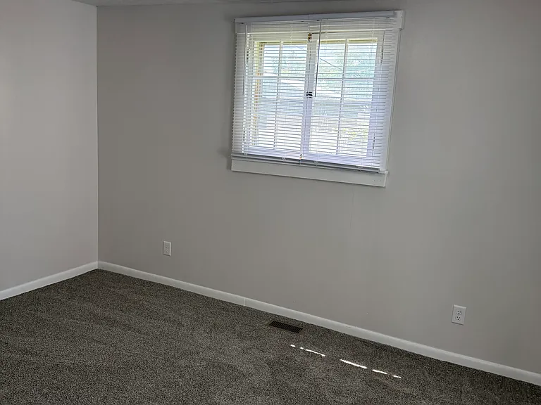 265 W South St — Photo 14