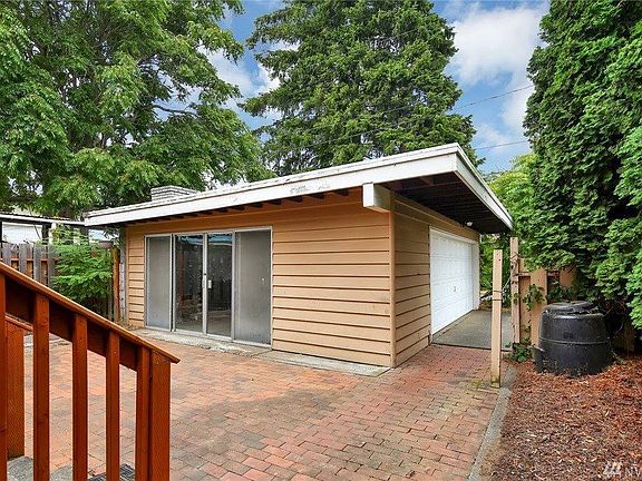 5th image of 2900 Lorraine Ellis Ct