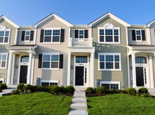 1813 Spinnaker St, Pingree Grove, IL 60140