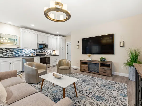 23 Greenleaf Parsons Road, York, ME 03902