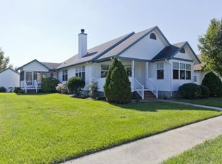 10 Avondale Dr, Ocean View, DE 19970