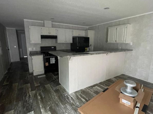 16 Eastview Dr