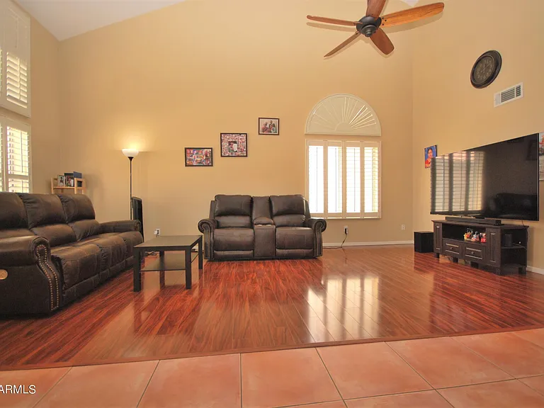1227 E Glenhaven Dr — Photo 4