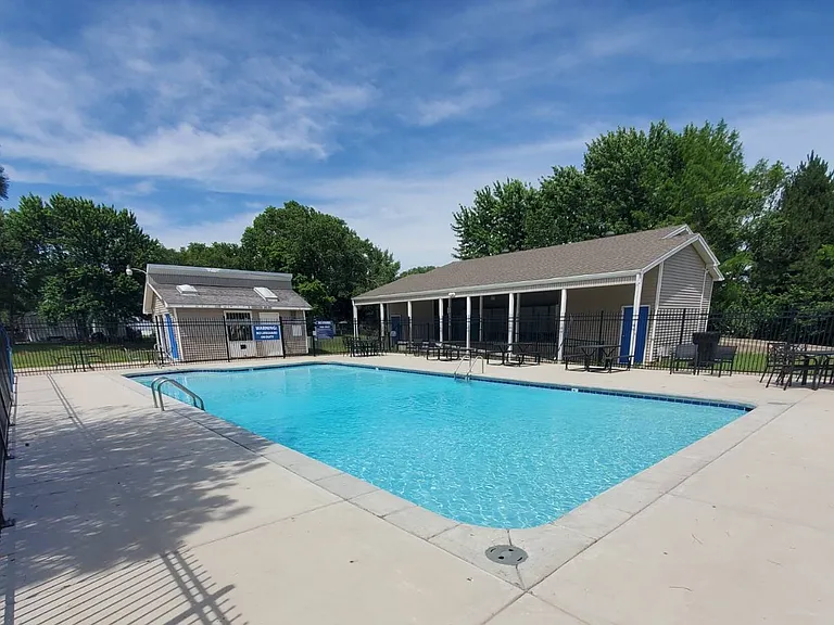 2238 E Maywood St — Photo 12