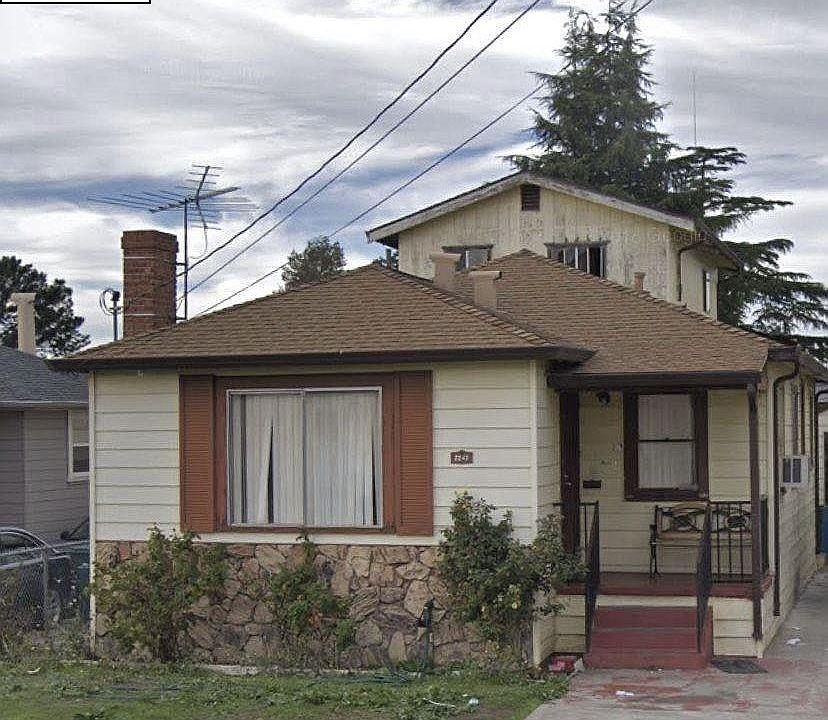 2nd image of 2243 Warner Ave