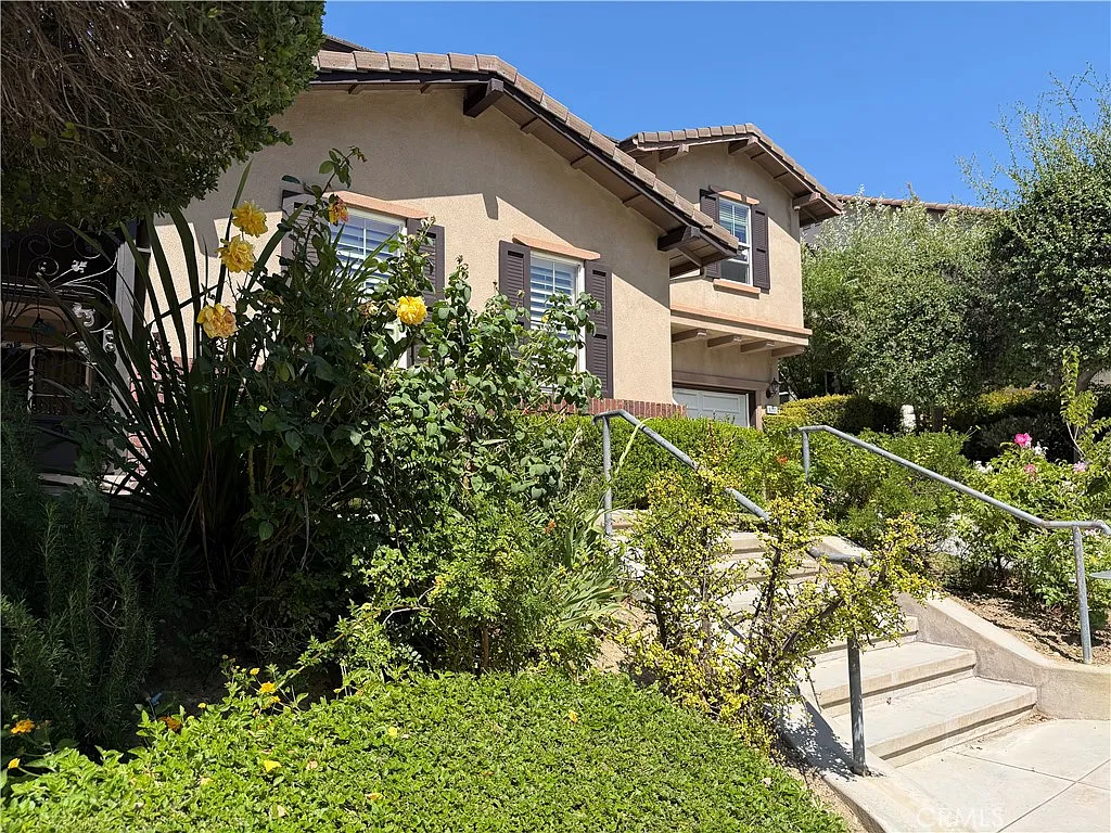 4 bed, 2764 sqft, $4,500 — Photo 3