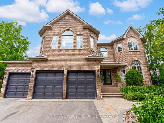 3rd image of 898 Baylawn Dr