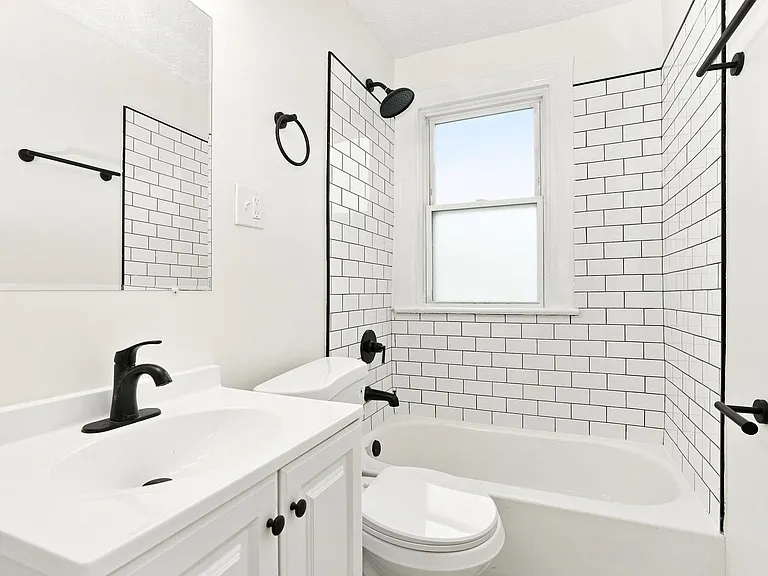 397 Catherine St — Photo 8