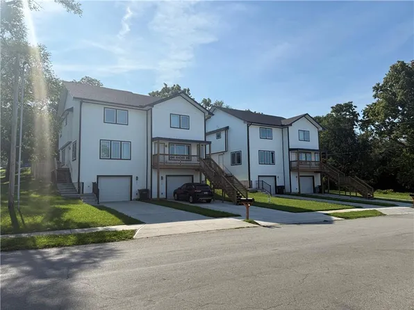 701-703 N 2nd St, Leavenworth, KS 66048