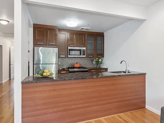 3rd image of 368 12th St #4