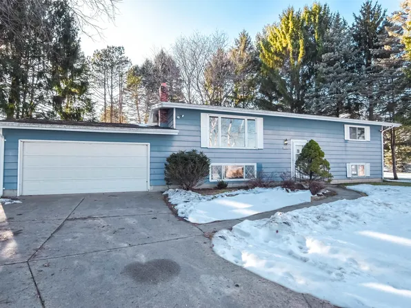 W3141 Bay Rd, Green Lake, WI 54941