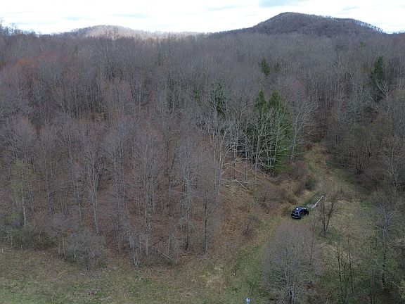 4th image of 4042 Tioga Rd