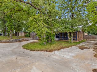 316 Hickorywood St, Azle, TX 76020