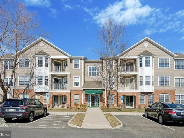 833 Mowat Cir, Hamilton, NJ 08690