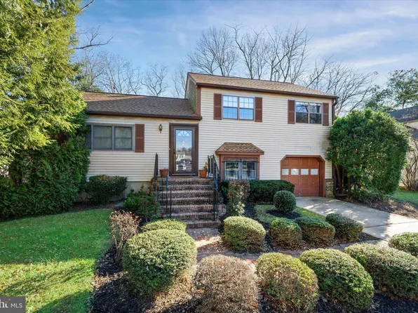 2318 Andys Ln, Wilmington, DE 19810