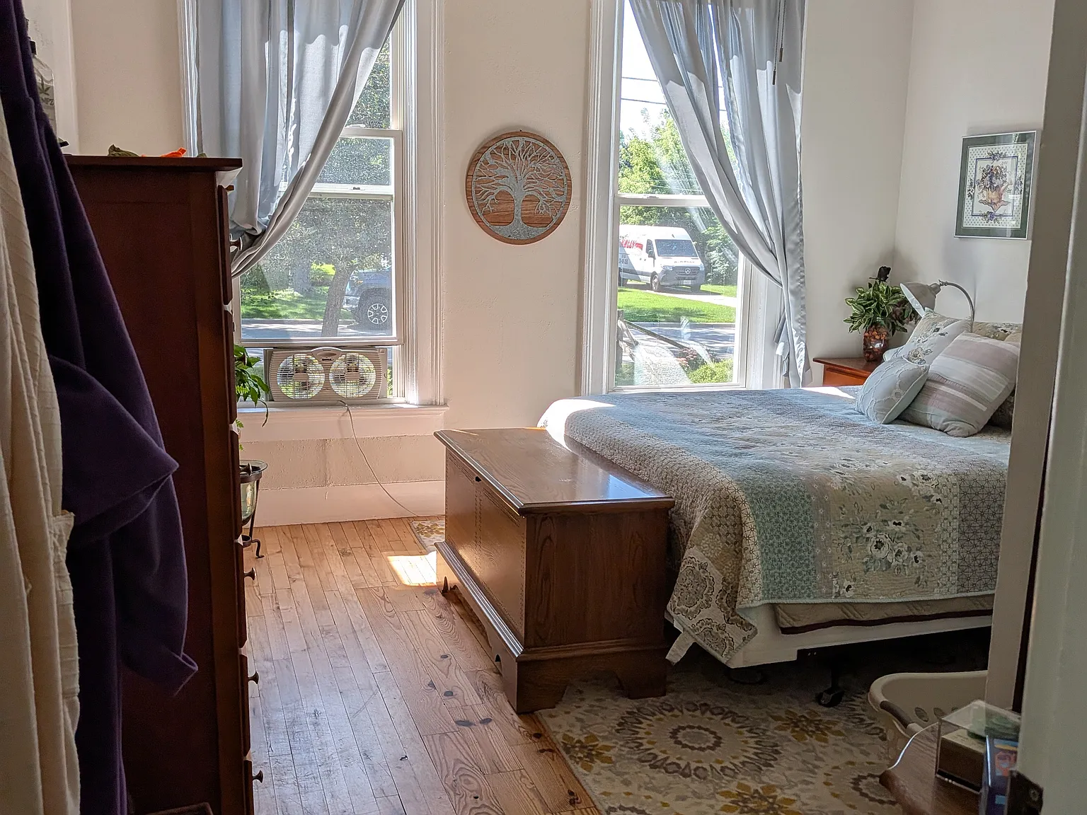 2 bed, 1000 sqft, $1,500 — Photo 2