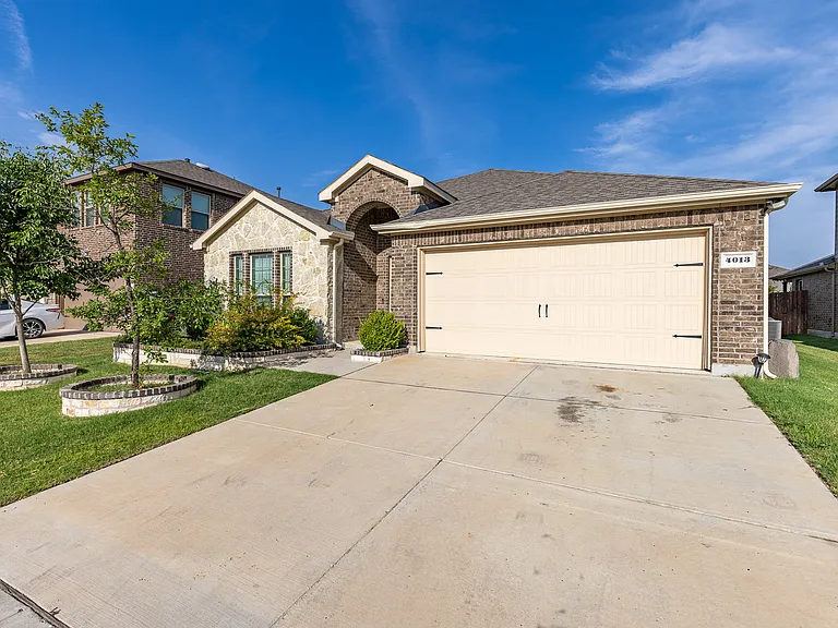 4013 Spur Trail Dr — Photo 2