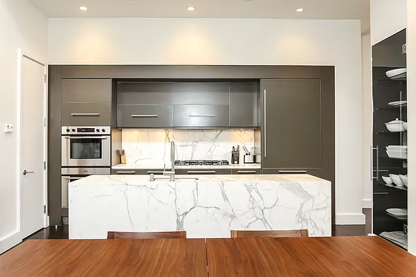 Sold by Avenue Sotheby's International Realty | media 2