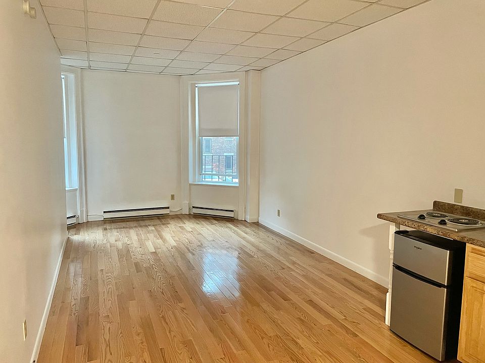 2nd image of 854 Beacon St #2F