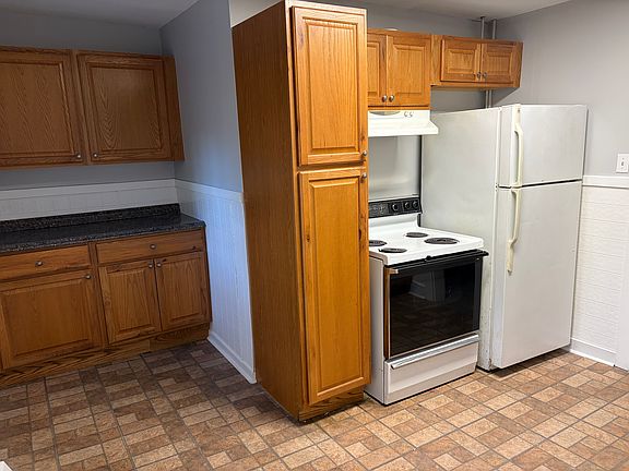 4th image of 94 N Main St #1B