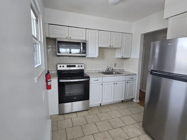 890 N Broadway #B, Massapequa, NY 11758