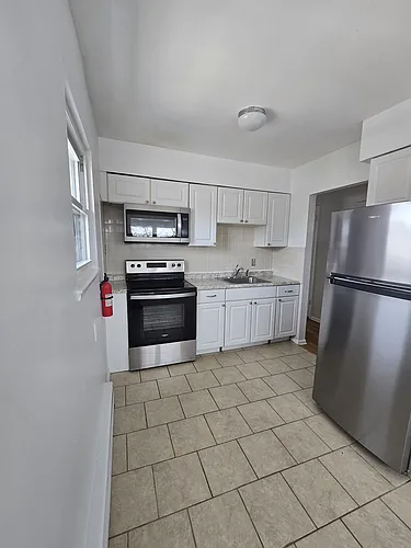 890 N Broadway #B Photo 1