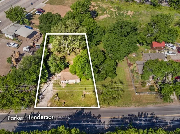 5820 Parker Henderson Rd, Fort Worth, TX 76119