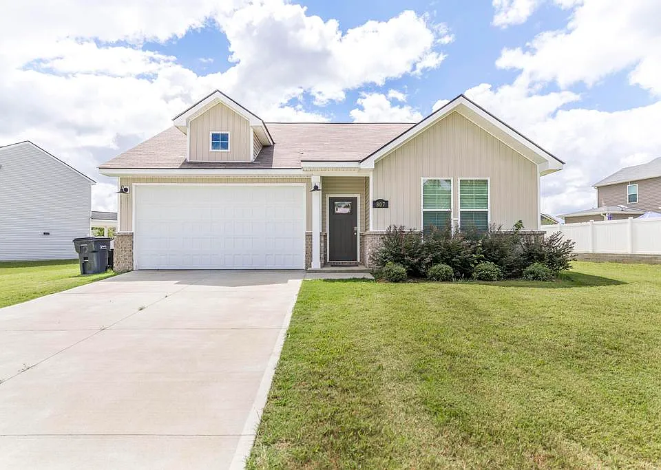 807 Ivy Glen Dr