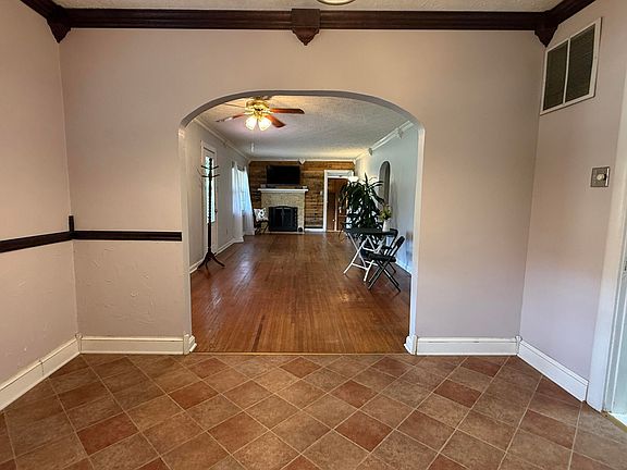 5th image of 128 Cherry Rd