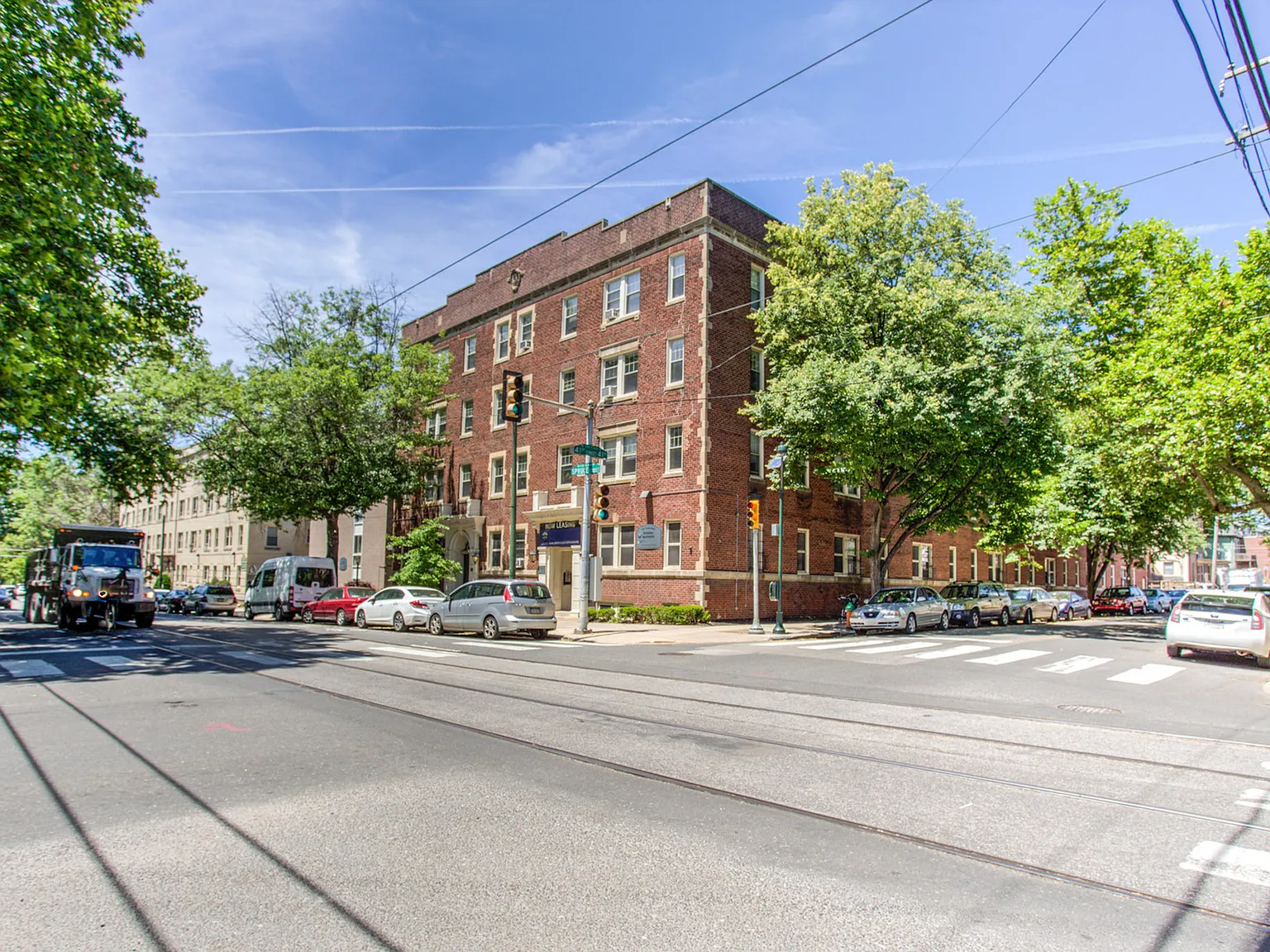 Berkshire Apartments — Photo 2