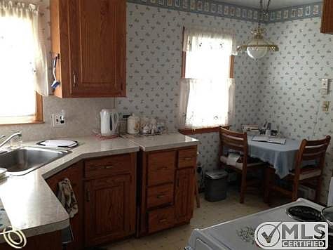 breakfast nook.JPG