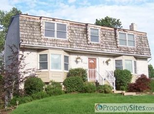 6141 Collie Dr, Bethel Park, PA