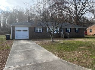 1315 Covington Rd, Colonial Heights, VA 23834