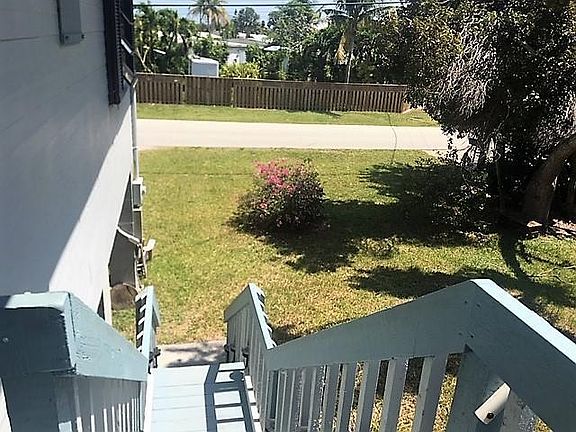 3rd image of 1655 Harbor Dr