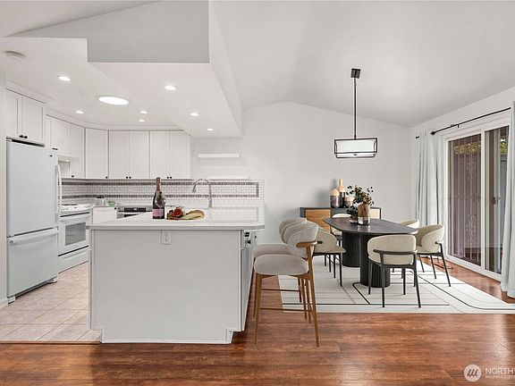 2nd image of 6020 N Highlands Parkway #48