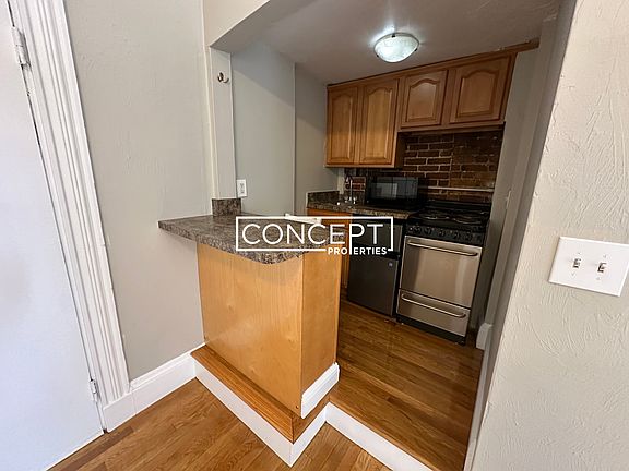 3rd image of 48 Hereford St #2CP