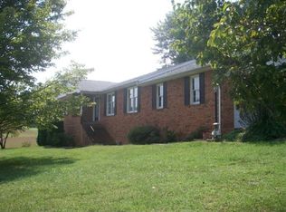 72 Country View Dr, Troutville, VA 24175
