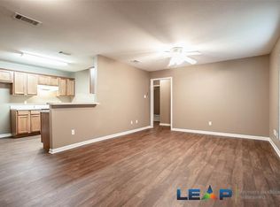 921 Potomac Dr, Lancaster, TX 75134