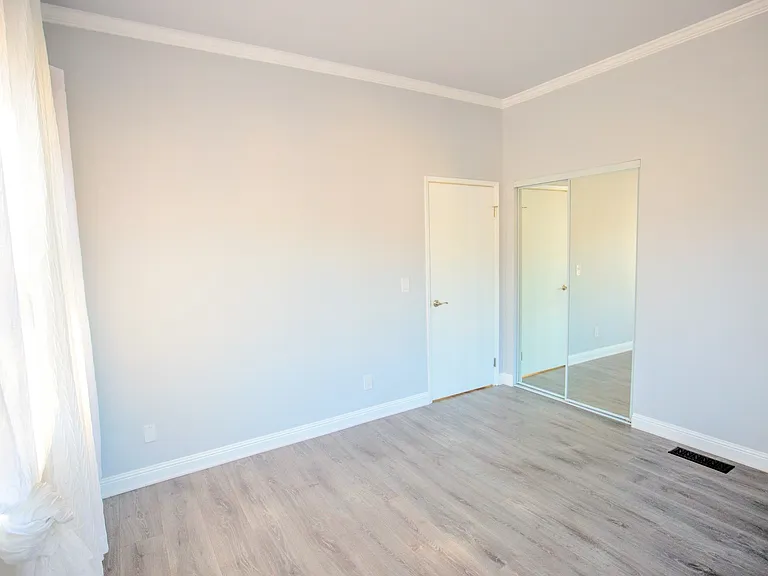 652 N Marengo Ave #102 — Photo 33