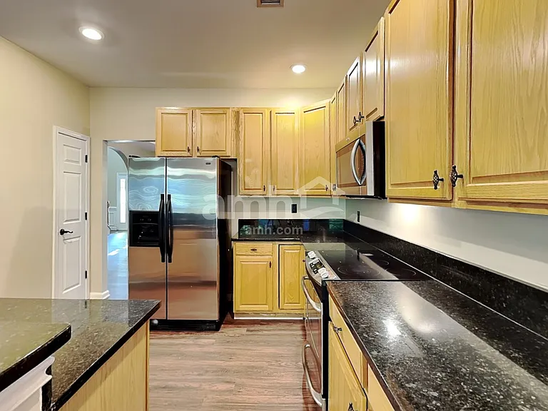8207 Abbottsgate Ln — Photo 4