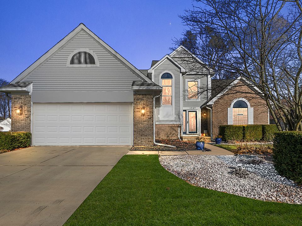 1st image of 1237 Woodcrest Ct