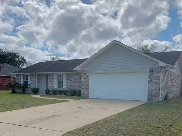 1911 Coral Island Rd, Pensacola, FL 32506