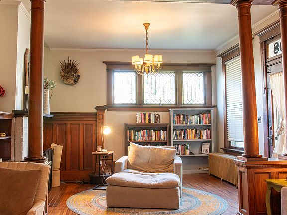 4th image of 608 N 6th St