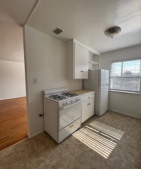 16179 W Sunset Blvd #1 — Photo 3
