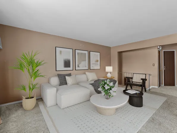 25140 Potomac Dr #3, South Lyon, MI 48178