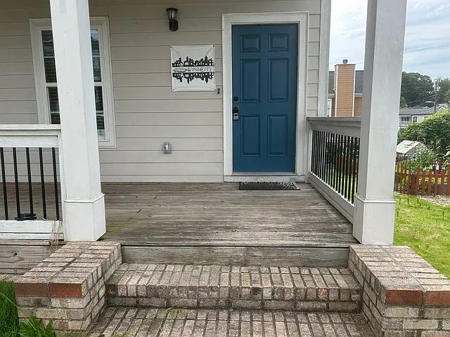 4 bed, 2600 sqft, $2,700 — Photo 2