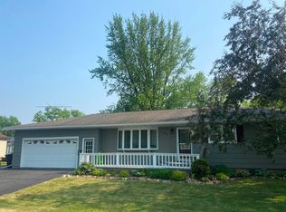 310 E Ontario St, Omro, WI 54963
