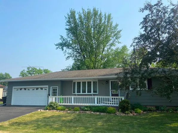 310 E Ontario St, Omro, WI 54963