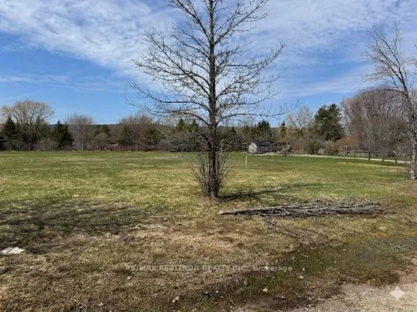 136 Fox St, Penetanguishene, ON L9M 1E7