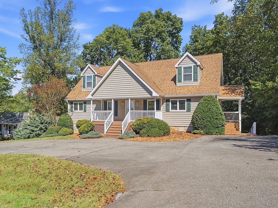 1st image of 310 Indian Pointe Dr